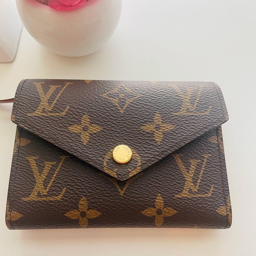 Louis Vuitton Victorine Monogram Wallet M62472